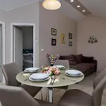 Beso Apartment