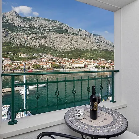 Beso Makarska