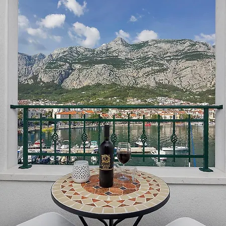 Beso Lägenhet Makarska